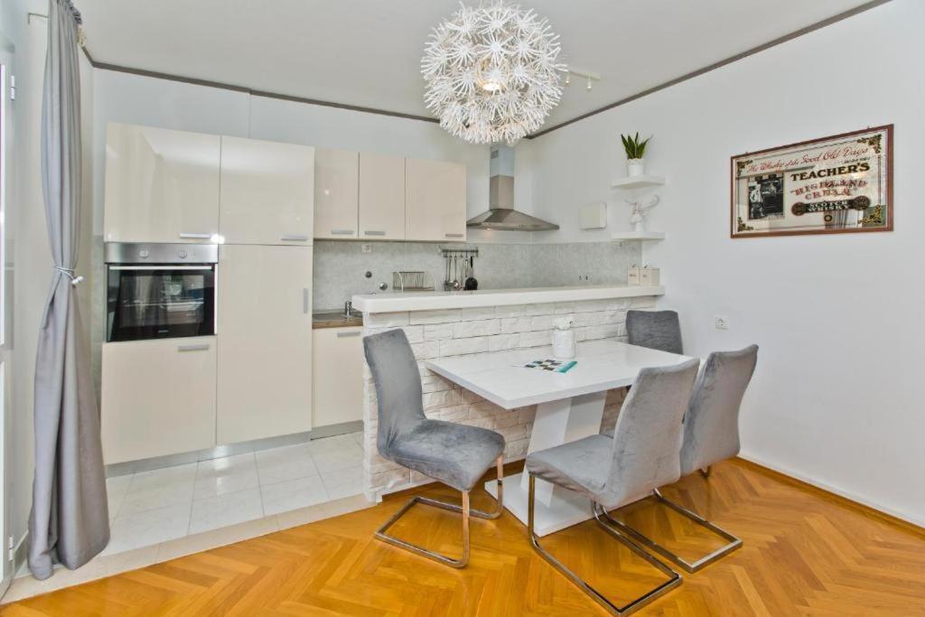חוואר Villa Milton Luxe Hvar מראה חיצוני תמונה